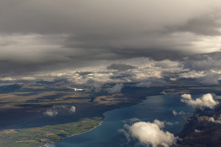 Glider over the Omarama basin